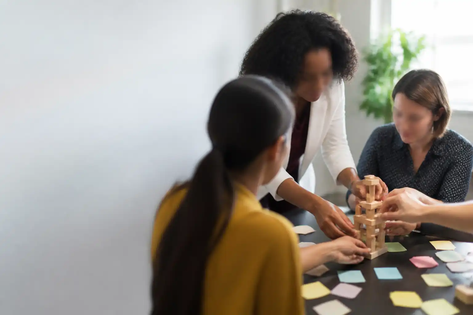 Teambuilding-Übungen für den Workshop, die wirklich verbinden